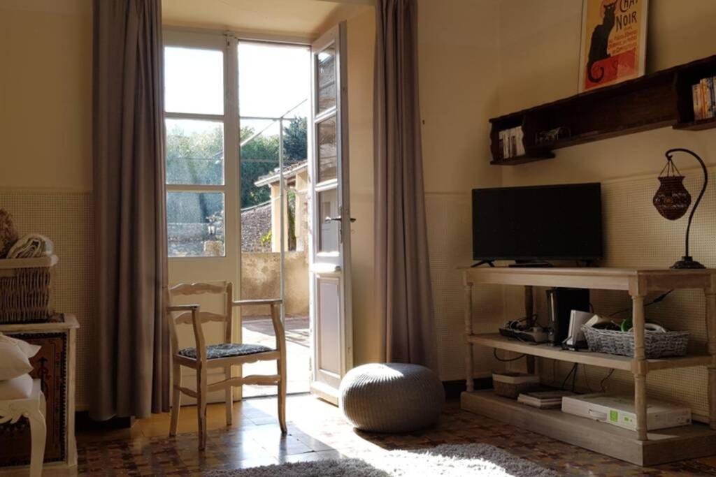St Jean Du Gard : Spacious Apartment With Use Of Pool Saint-Jean-du-Gard Exterior photo