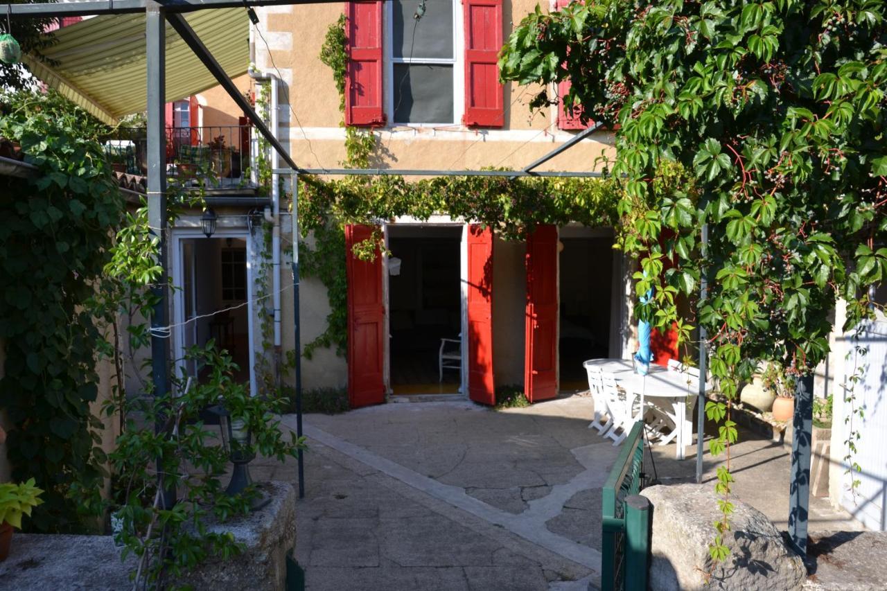 St Jean Du Gard : Spacious Apartment With Use Of Pool Saint-Jean-du-Gard Exterior photo